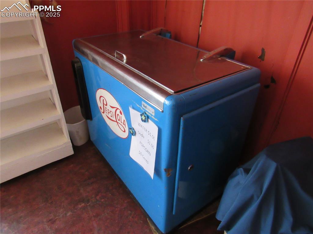 Image 9 of 17: View of laundry room