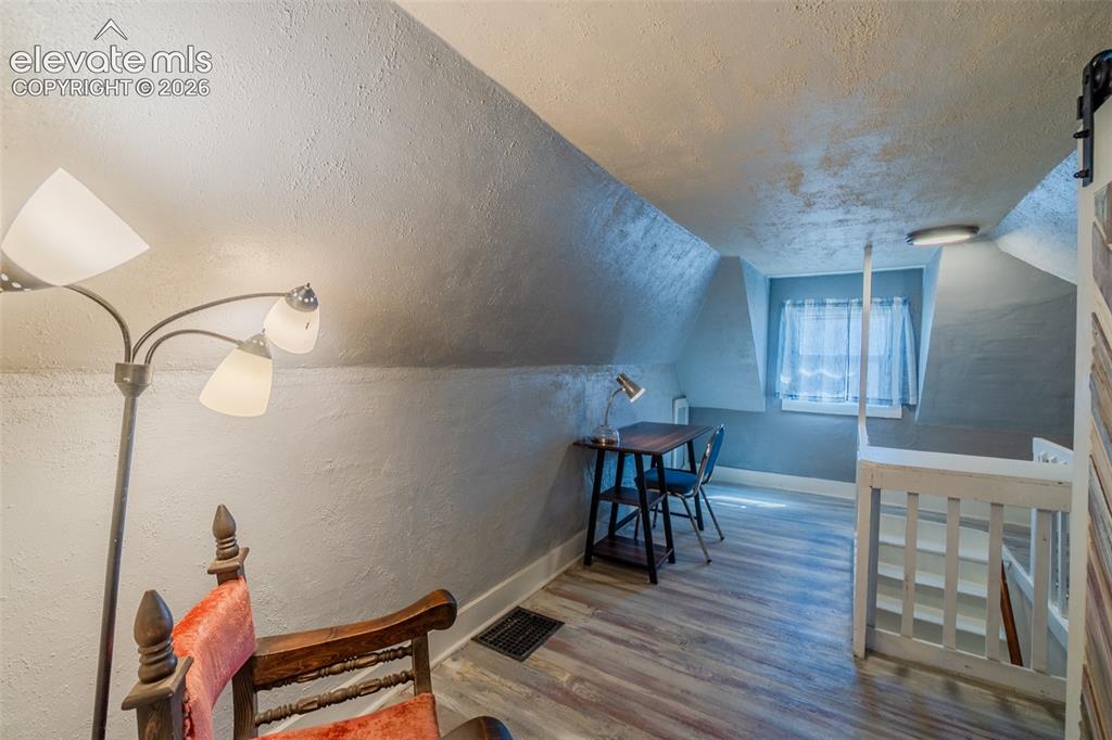 Image 31 of 40: Bonus Room