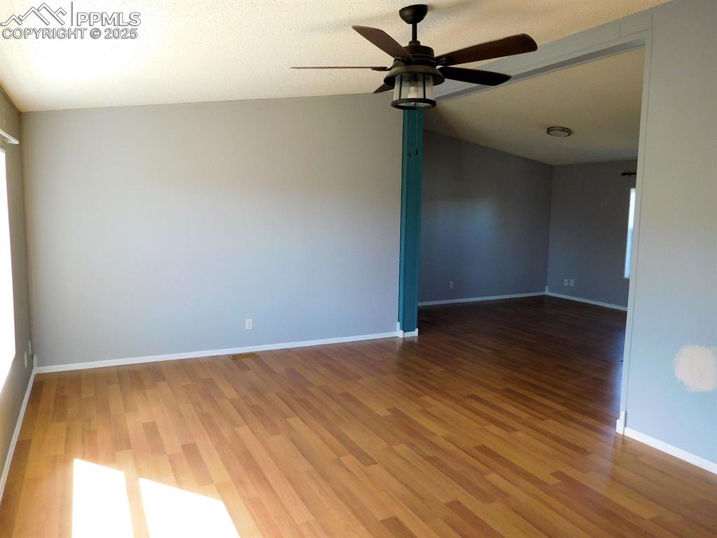 Image 10 of 20: Living Room