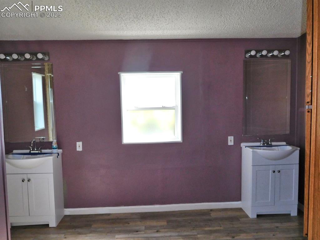 Image 12 of 20: Master bath