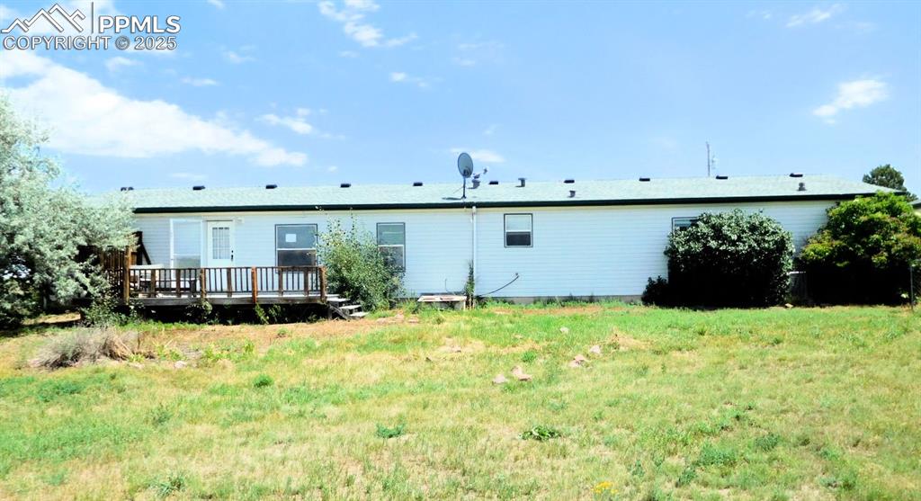 Image 5 of 20: Fenced backyard
