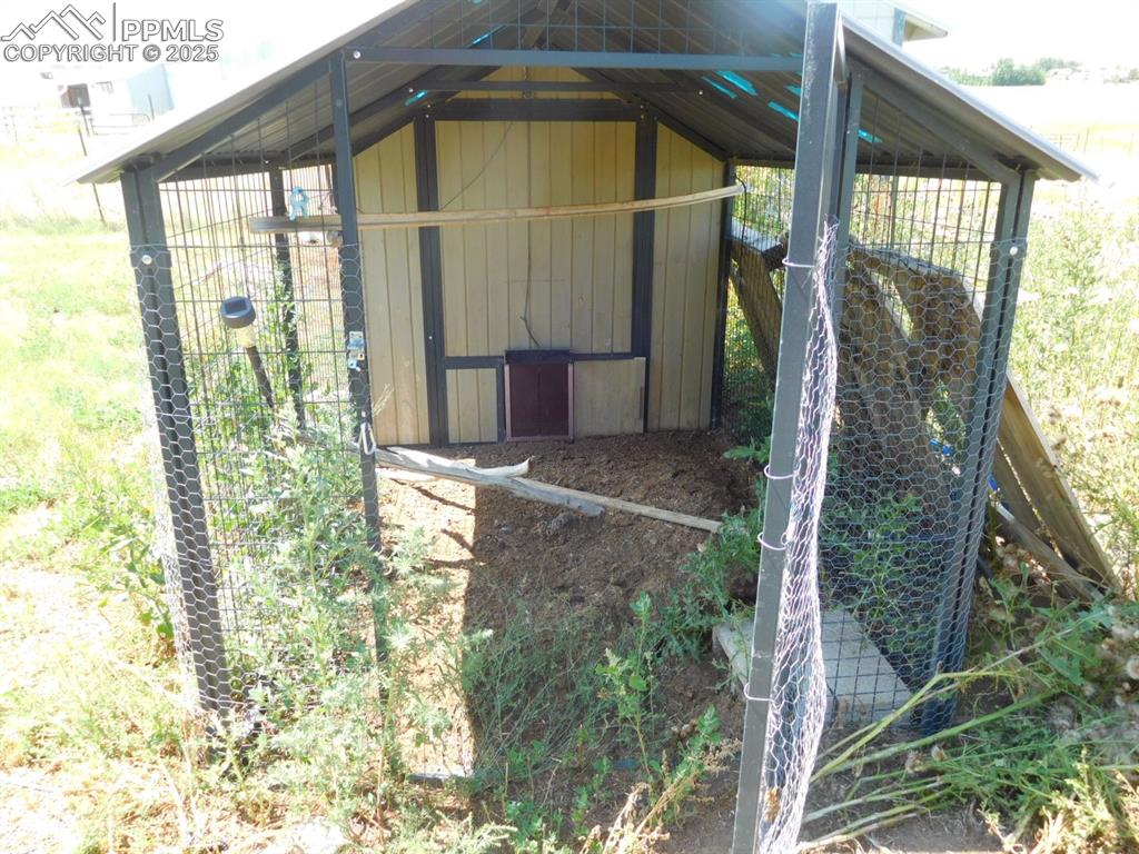 Image 7 of 20: Chicken coop