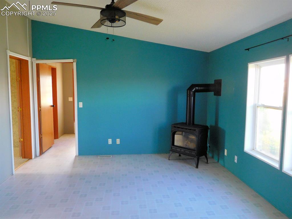 Image 9 of 20: Dining Area