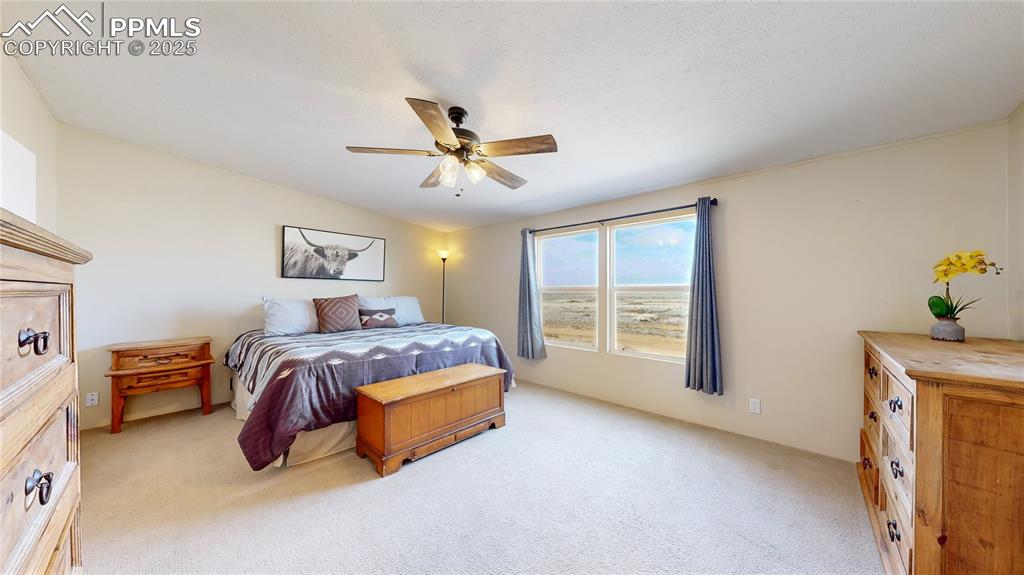 Image 12 of 40: Bedroom