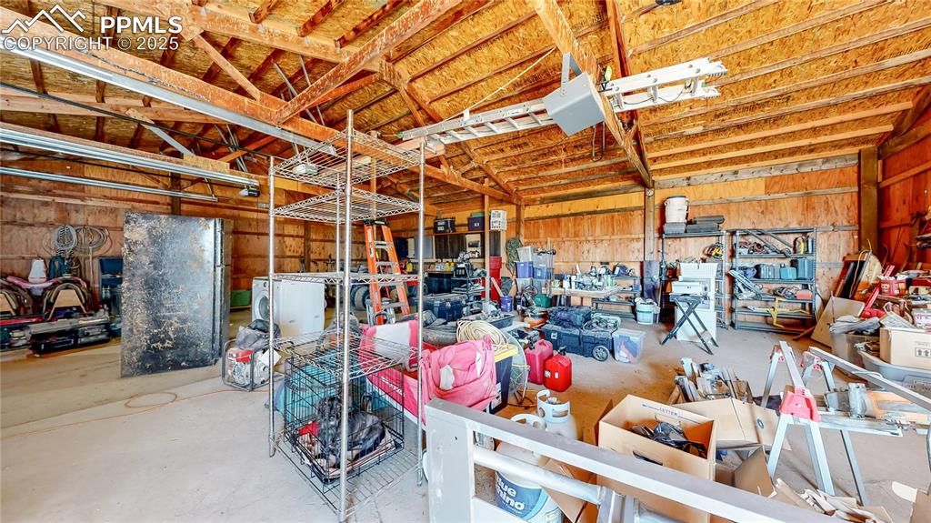 Image 37 of 40: View of garage