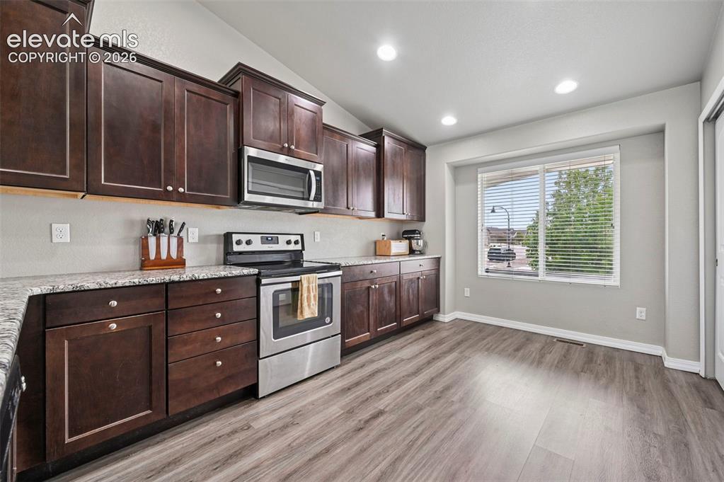 Image 10 of 39: Kitchen