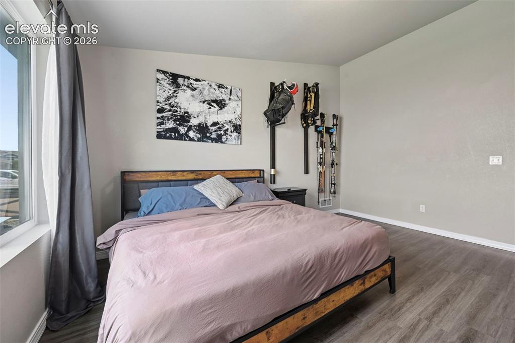 Image 12 of 39: Bedroom