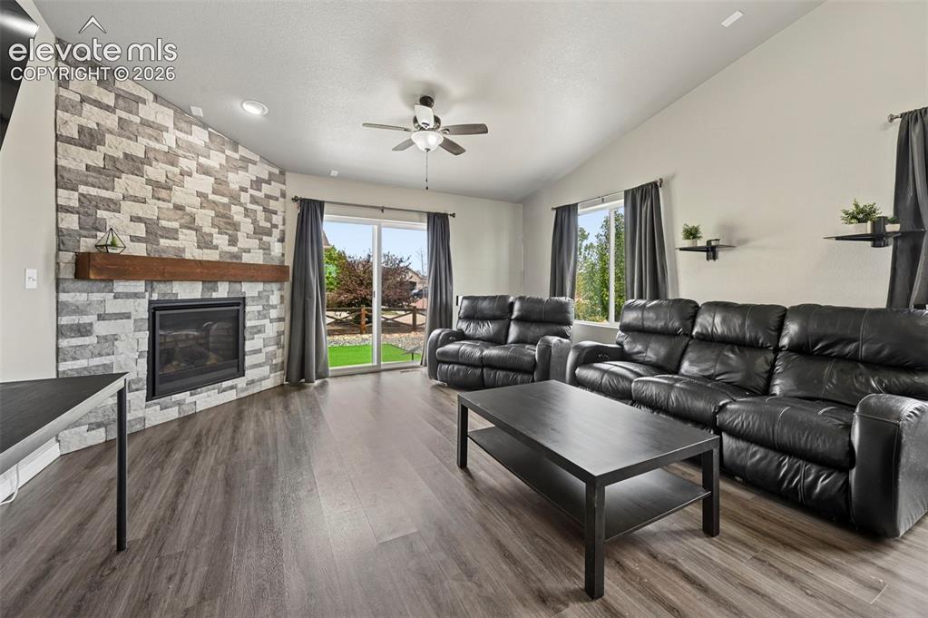 Image 5 of 39: Living Room
