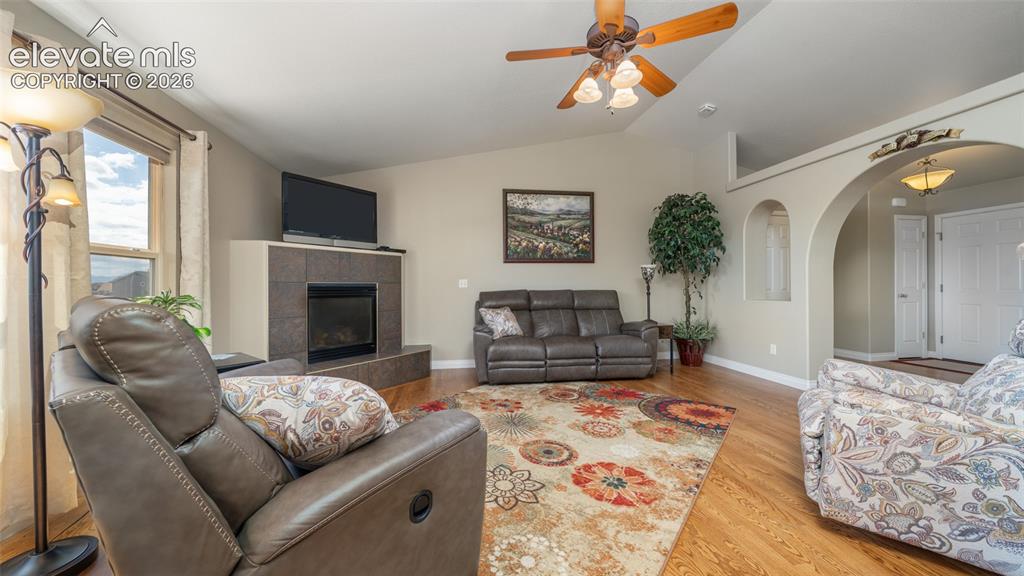Image 5 of 42: Living room