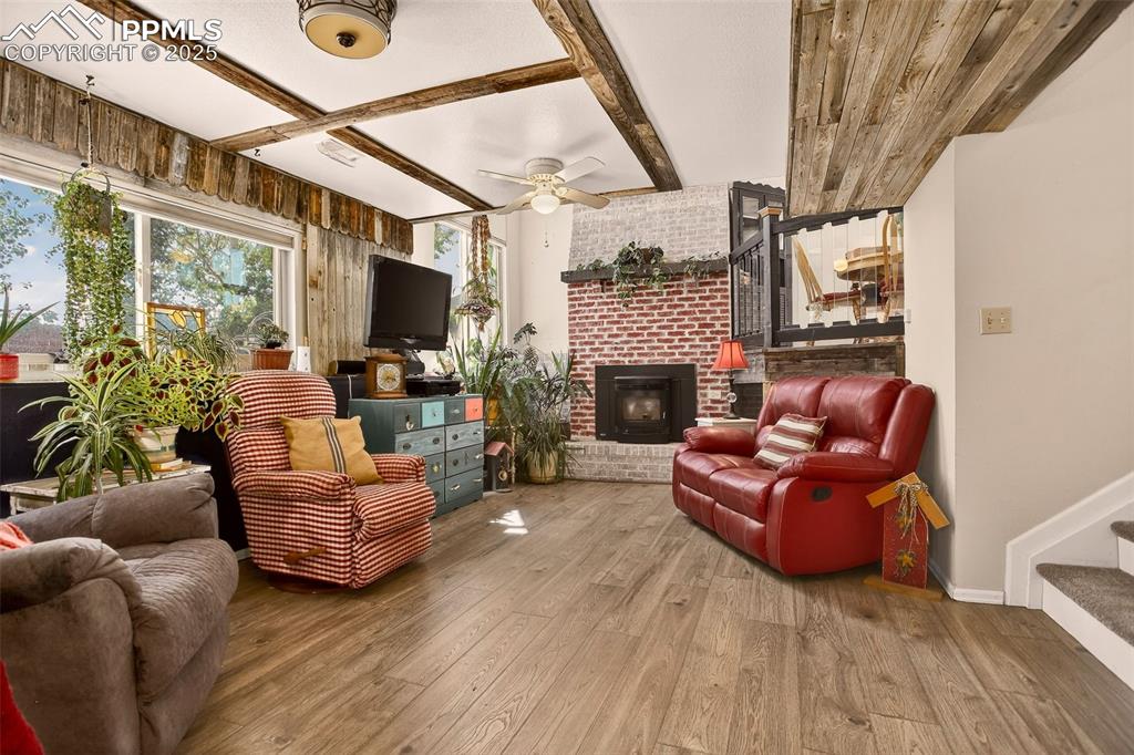 Image 11 of 34: Living Room