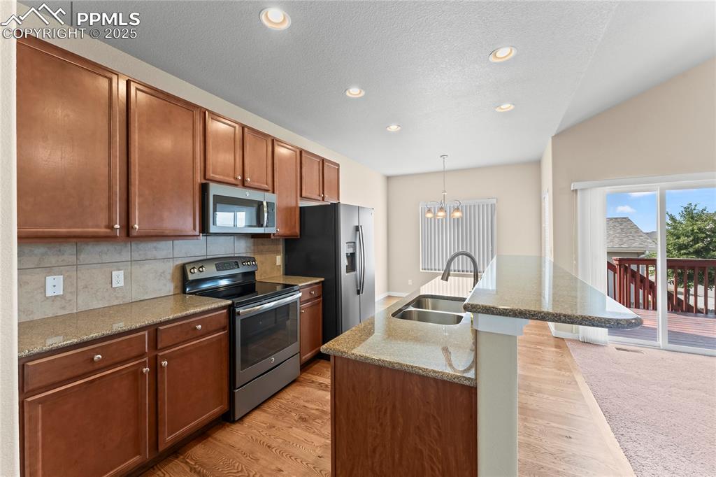 Image 13 of 46: Kitchen