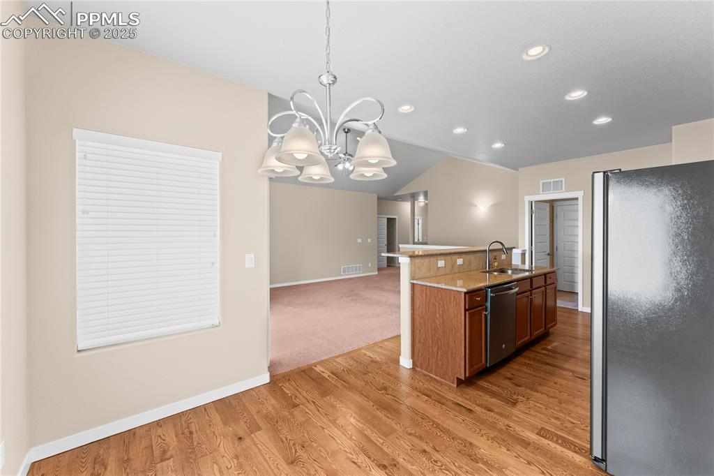 Image 14 of 46: Kitchen