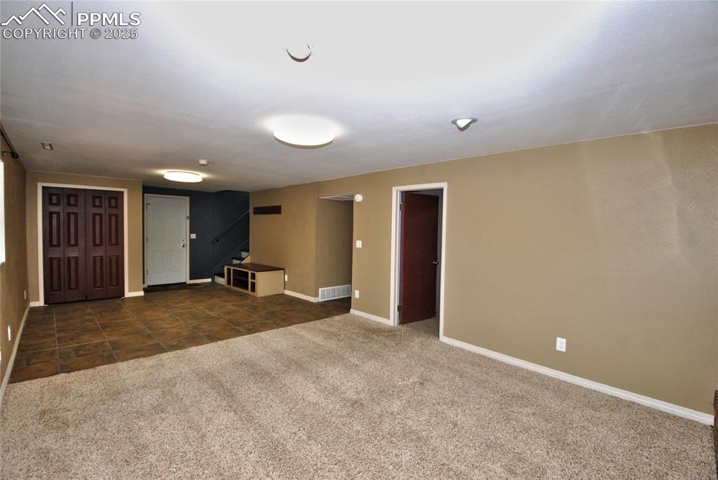 Image 26 of 40: Family Room