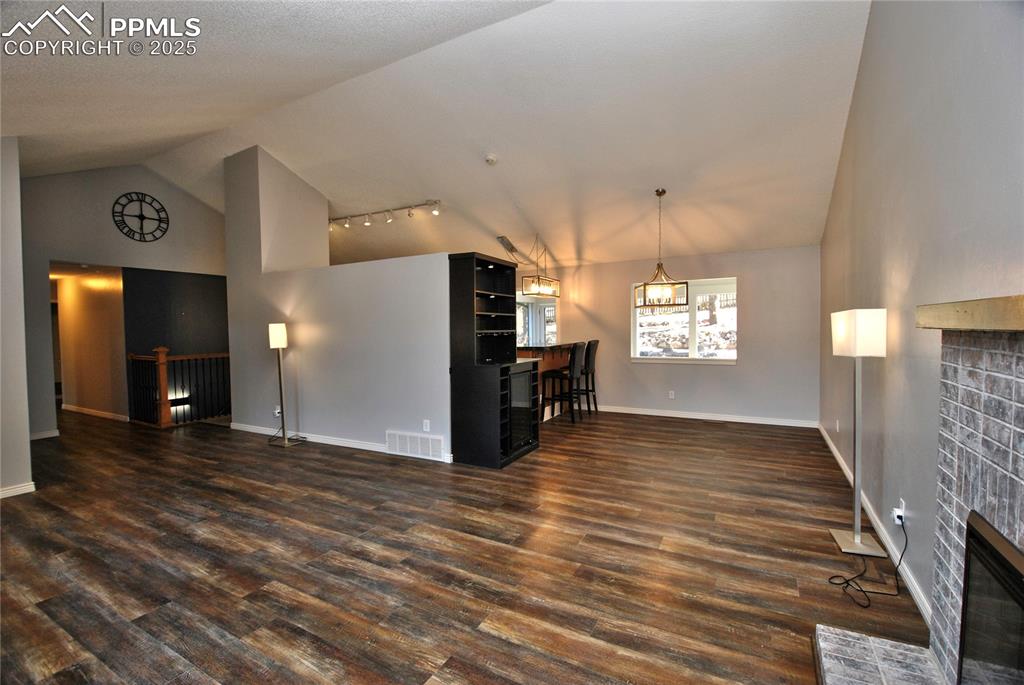 Image 7 of 40: Living Room