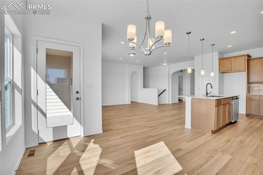 Image 13 of 40: Kitchen