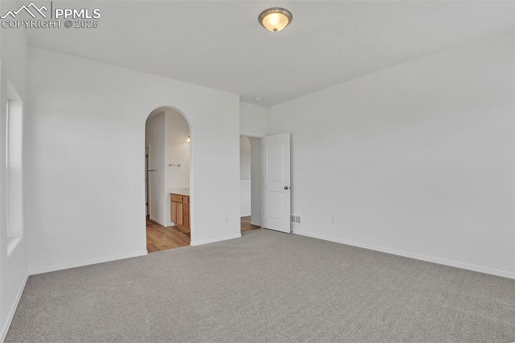 Image 23 of 40: Bedroom