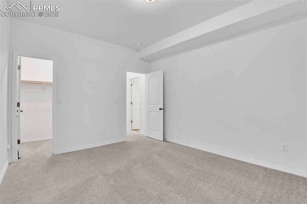 Image 36 of 40: Bedroom