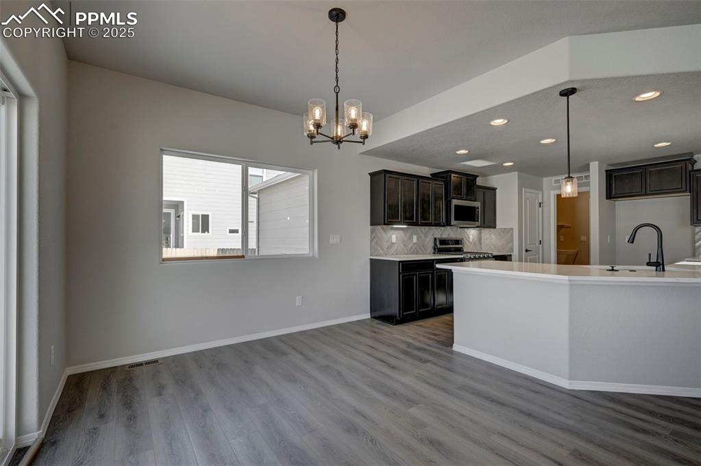 Image 11 of 26: Kitchen