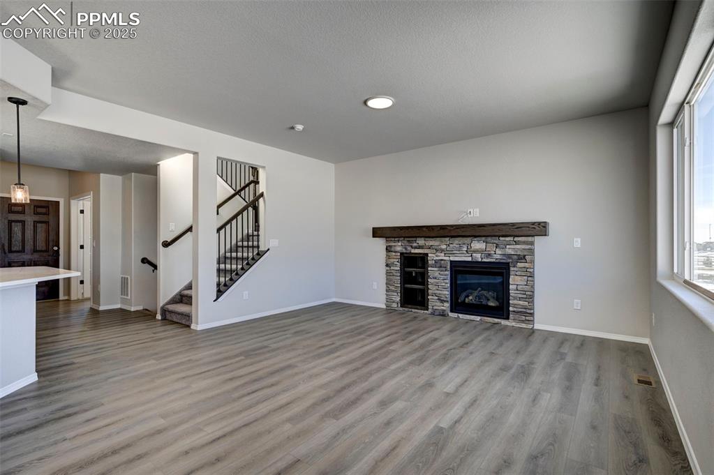 Image 12 of 26: Living Room
