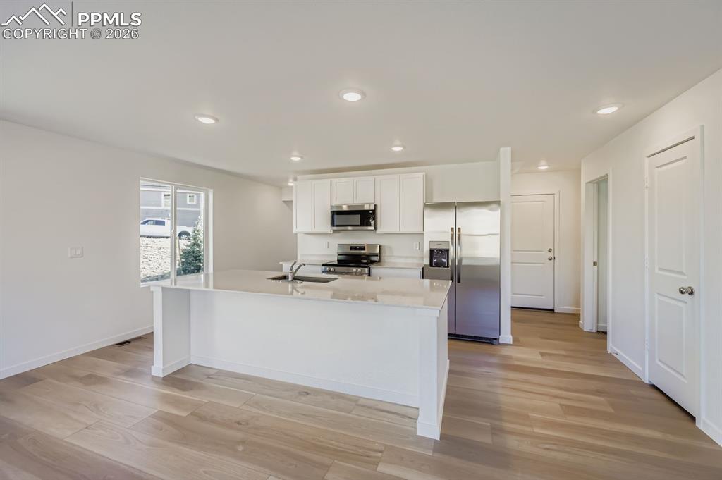 Image 4 of 13: Kitchen