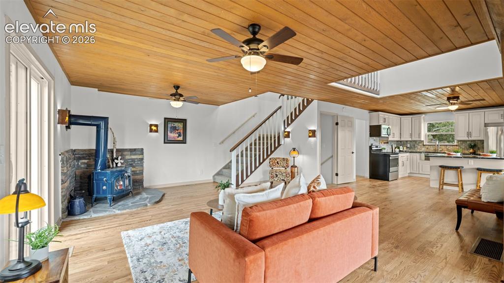 Image 10 of 45: Living Room