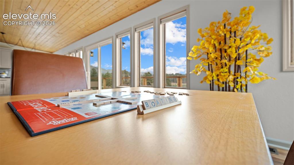 Image 17 of 45: Family Room