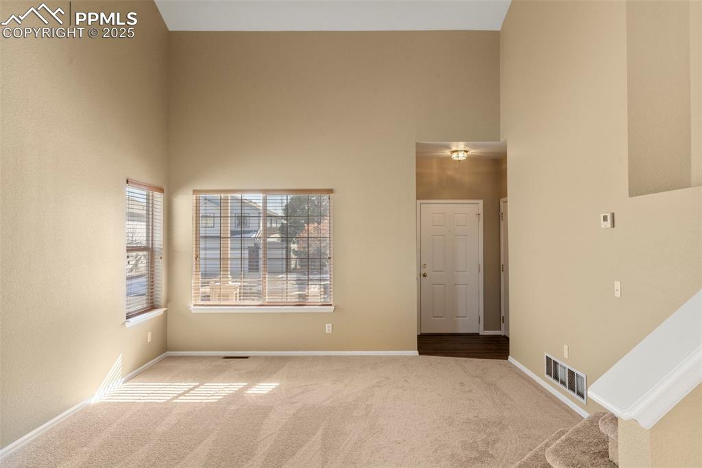 Image 4 of 25: Main level living room