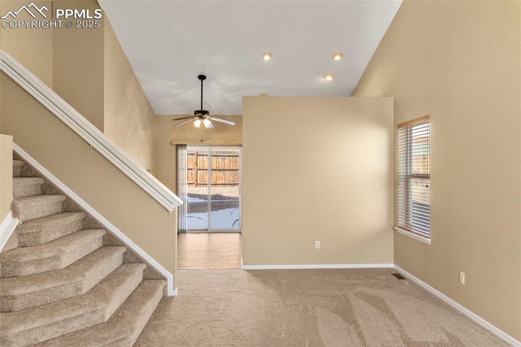 Image 5 of 25: Main level living room 