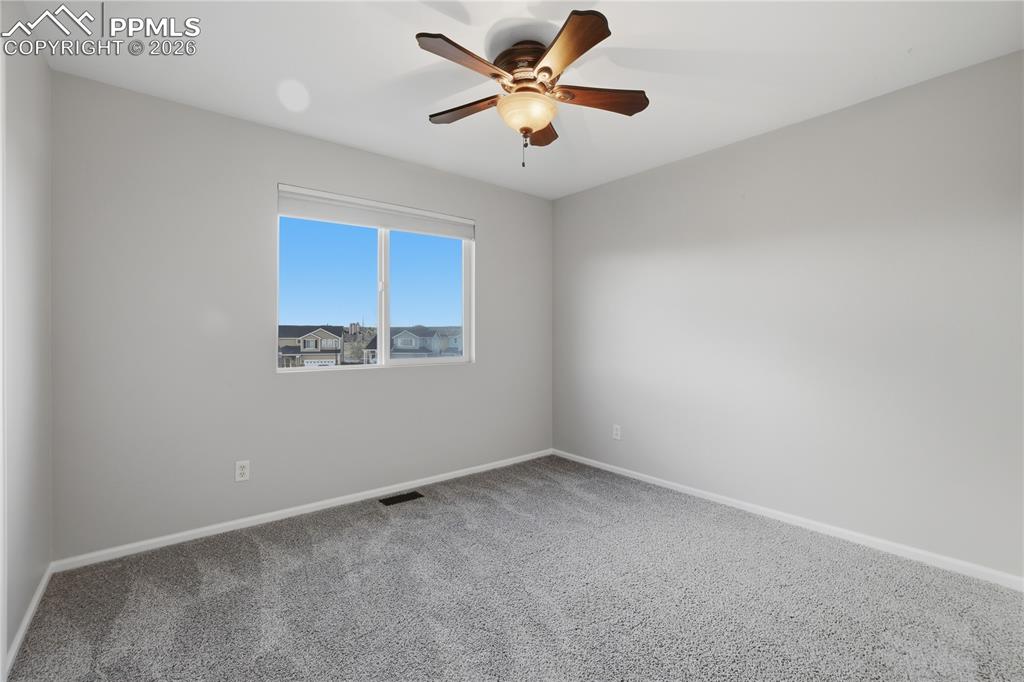 Image 16 of 24: Sitting Room