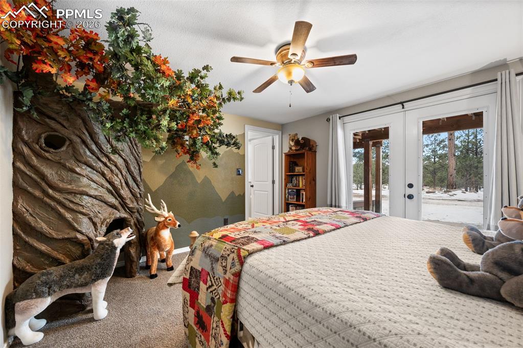 Image 18 of 42: Bedroom