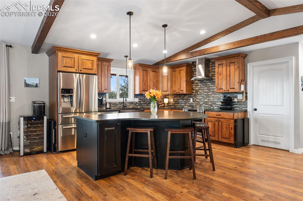 Image 7 of 42: Kitchen