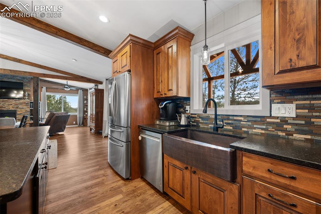 Image 9 of 42: Kitchen