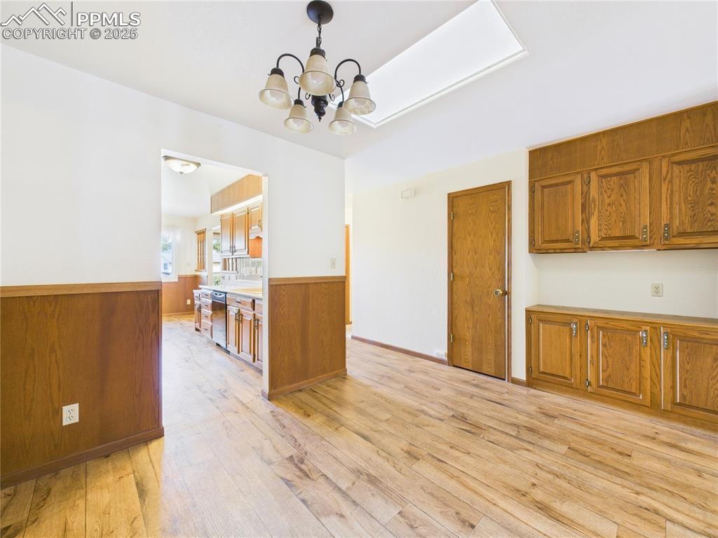 Image 13 of 46: Kitchen