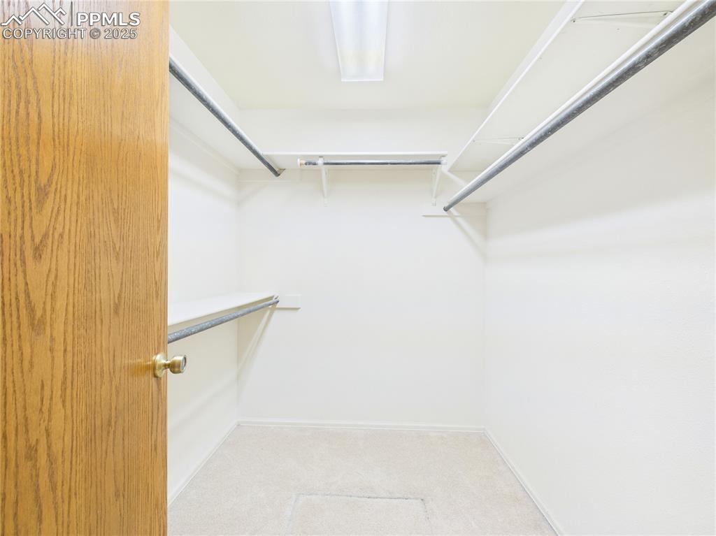 Image 36 of 46: Closet