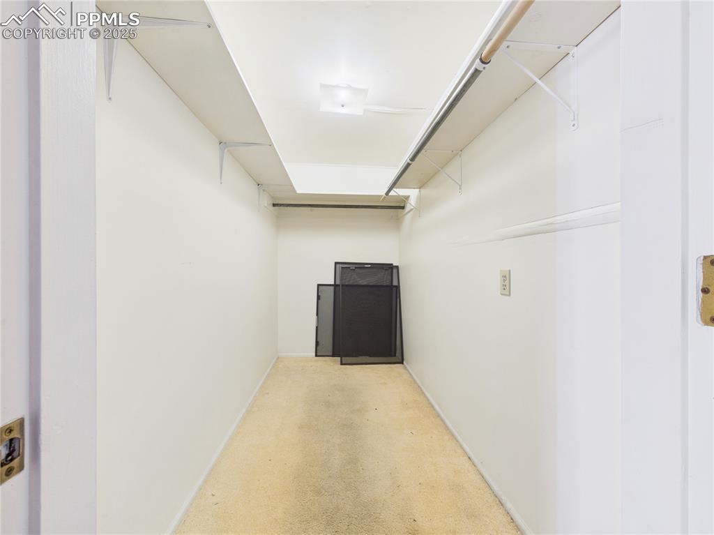 Image 46 of 46: Closet