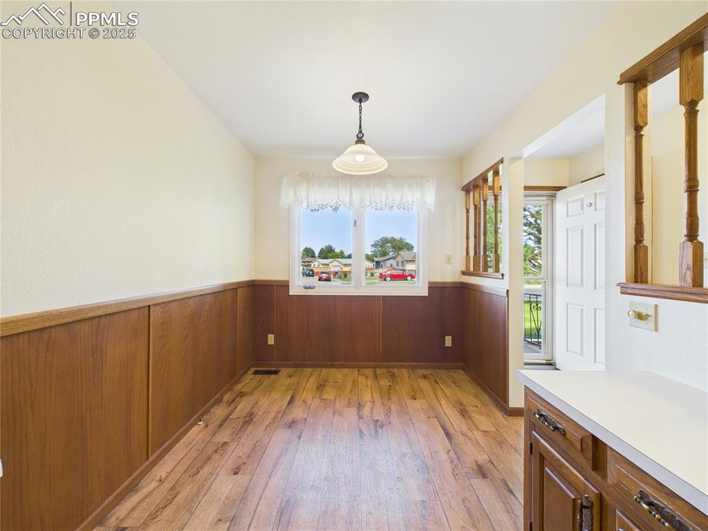 Image 8 of 46: Dining Area