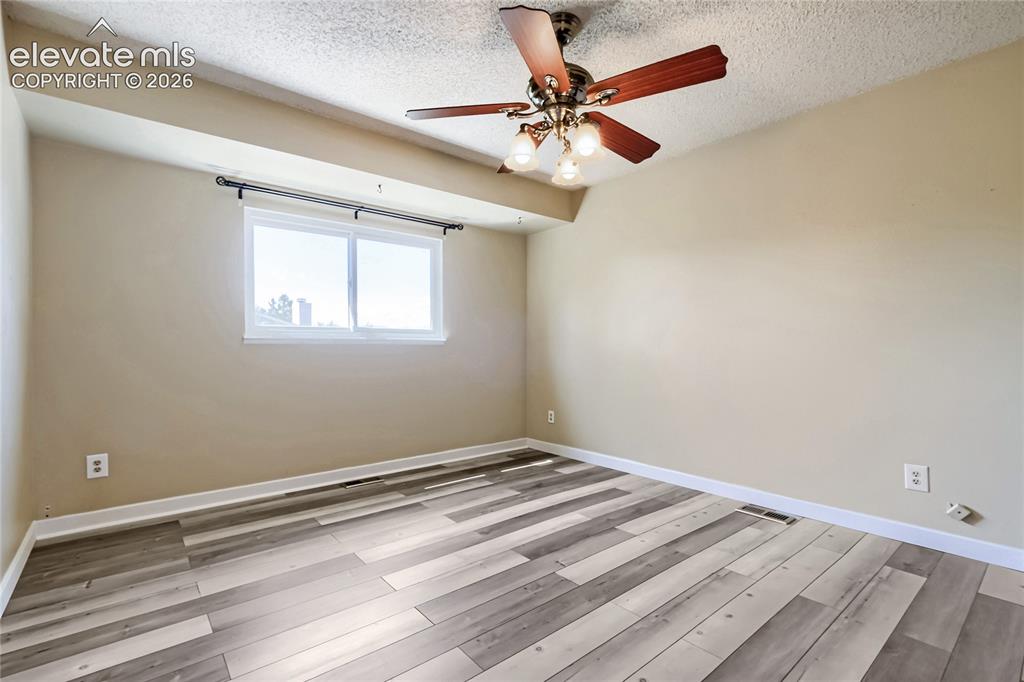 Image 15 of 26: Bedroom