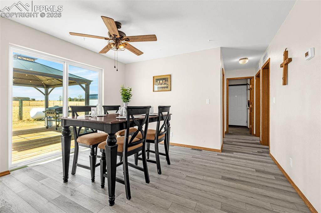 Image 11 of 35: Dining Area