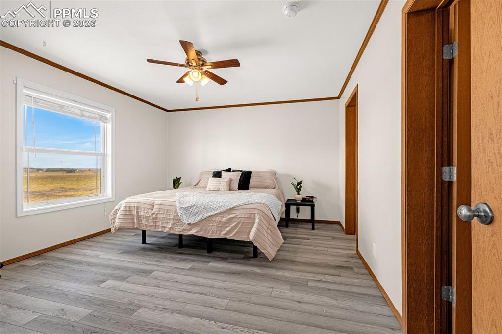 Image 15 of 35: Bedroom