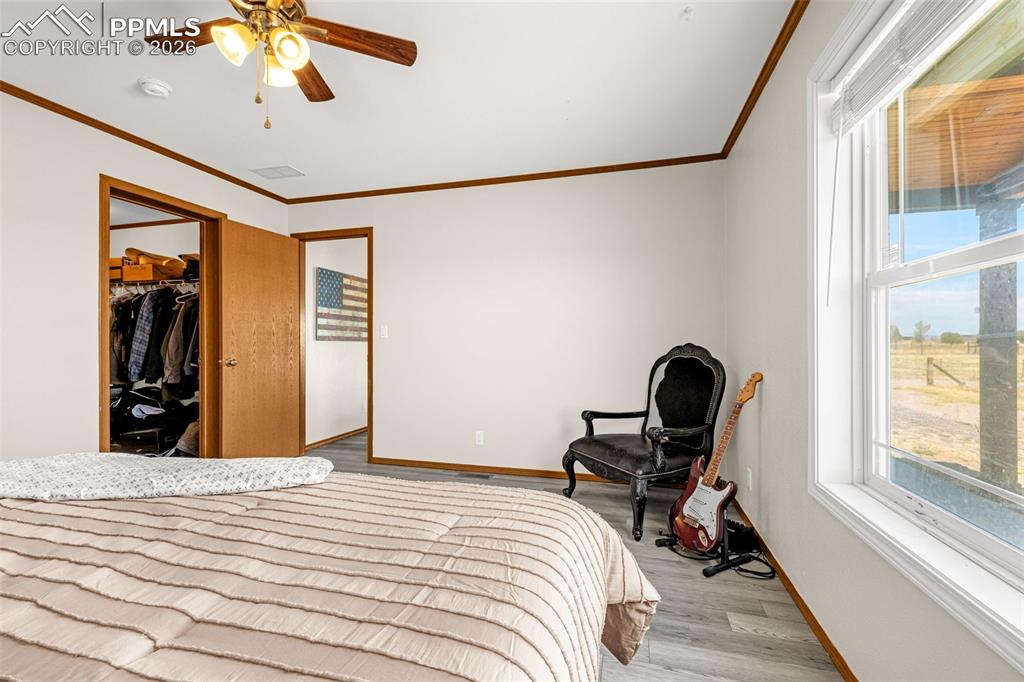 Image 16 of 35: Bedroom