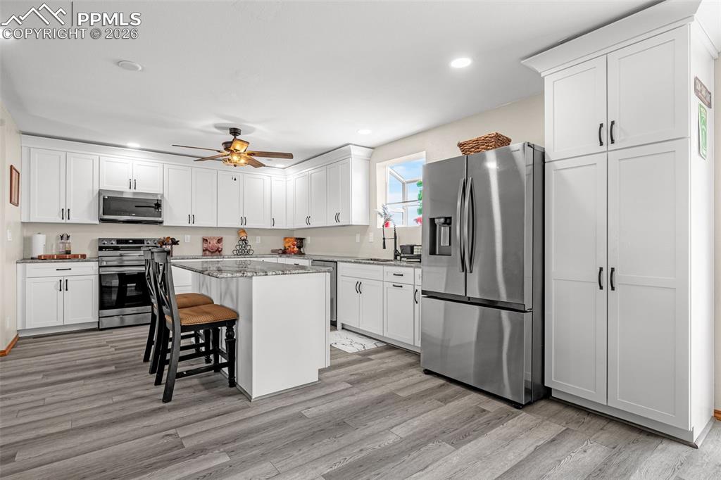 Image 9 of 35: Kitchen