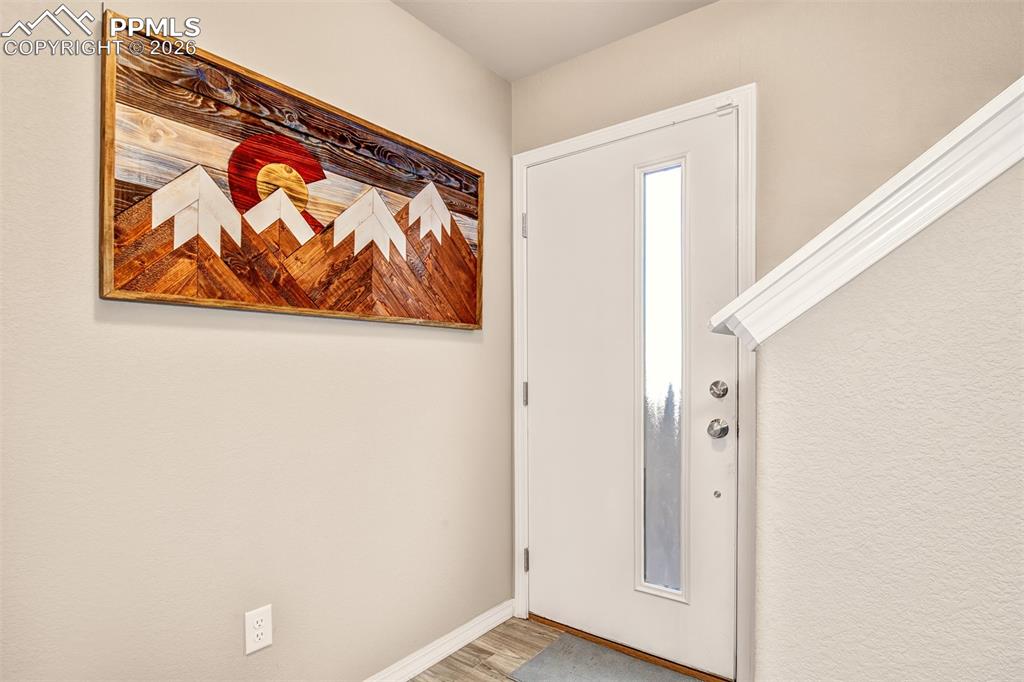 Image 17 of 26: Entry