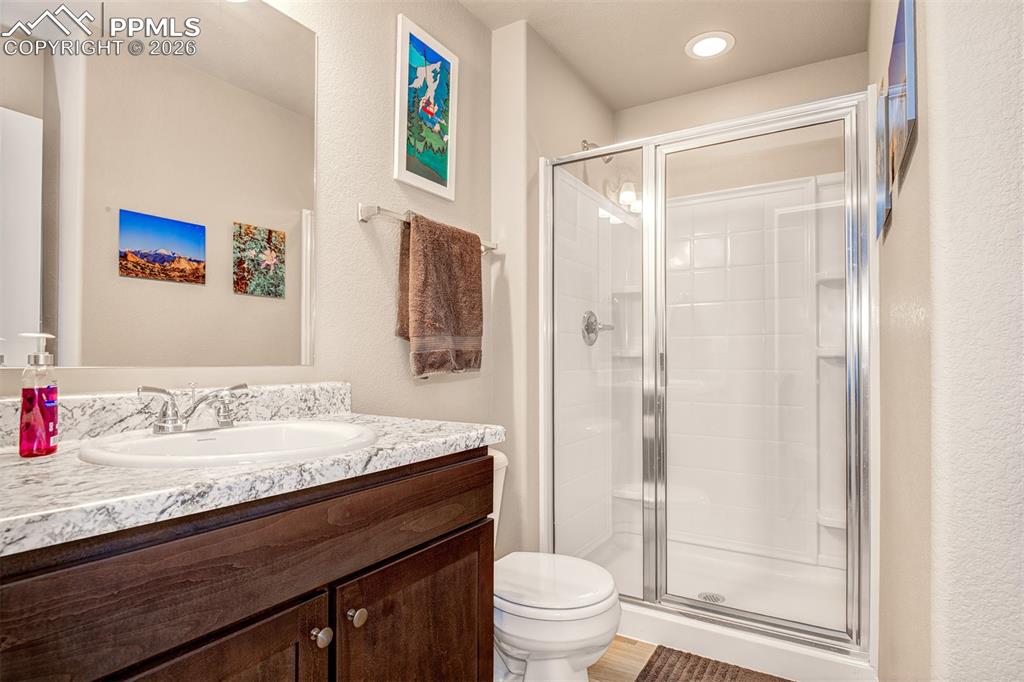 Image 2 of 26: Bathroom