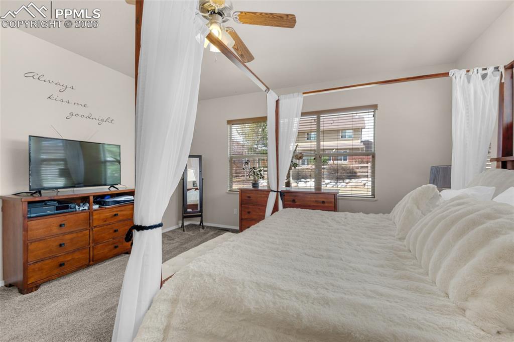 Image 16 of 48: Kitchen