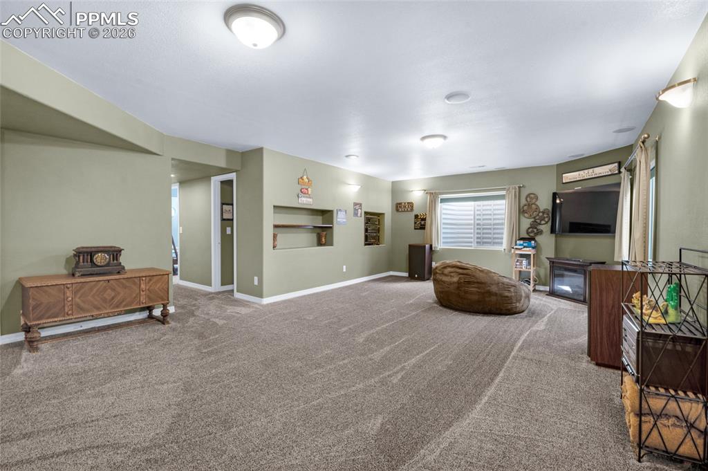 Image 22 of 48: Laundry