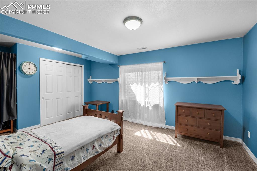 Image 25 of 48: Living Room