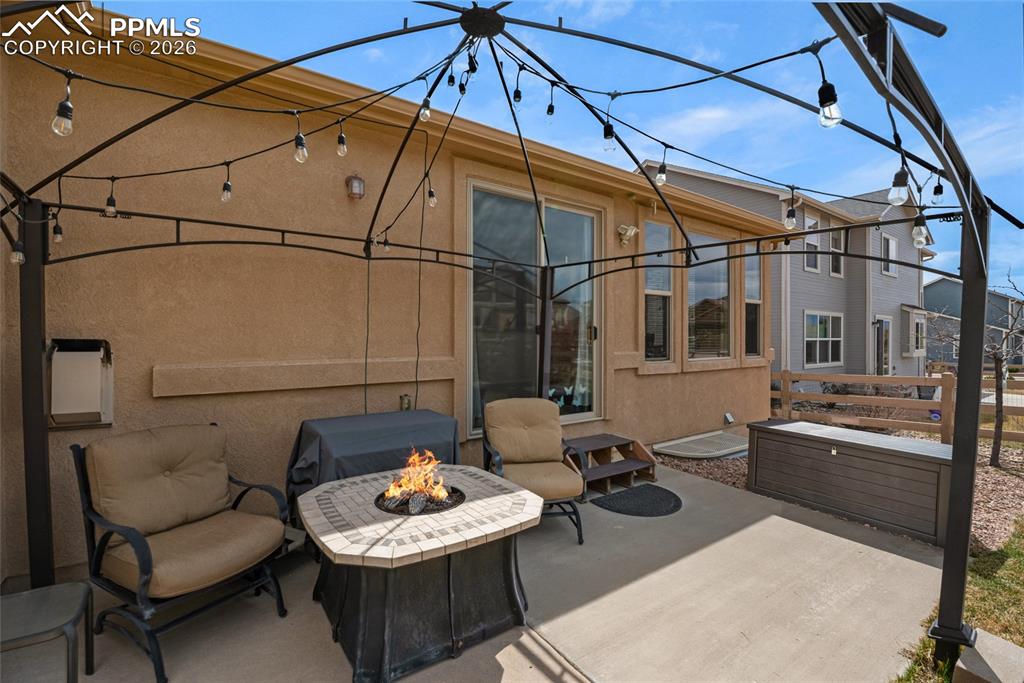 Image 33 of 48: Bedroom