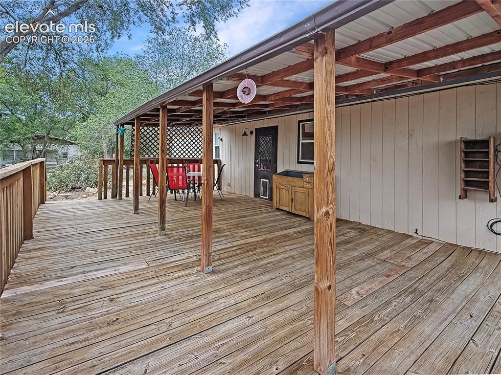 Image 16 of 32: Deck