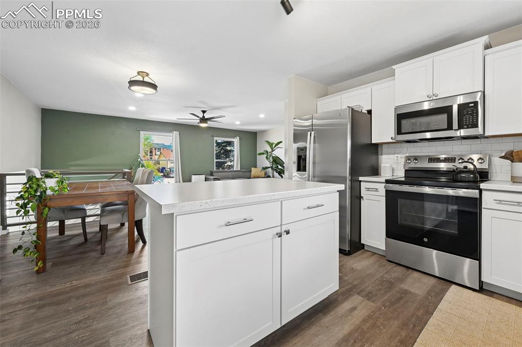 Image 10 of 36: Kitchen