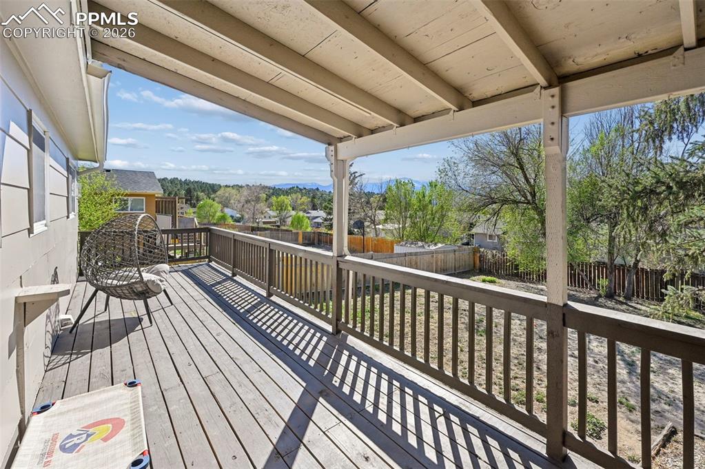 Image 24 of 36: Deck